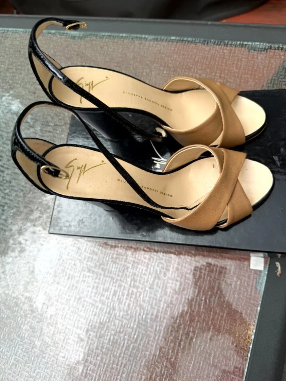 NIB Giuseppe Zanotti Tan Leather Ankle Strap Sandals Size Euro 39/US 8.5 Italy